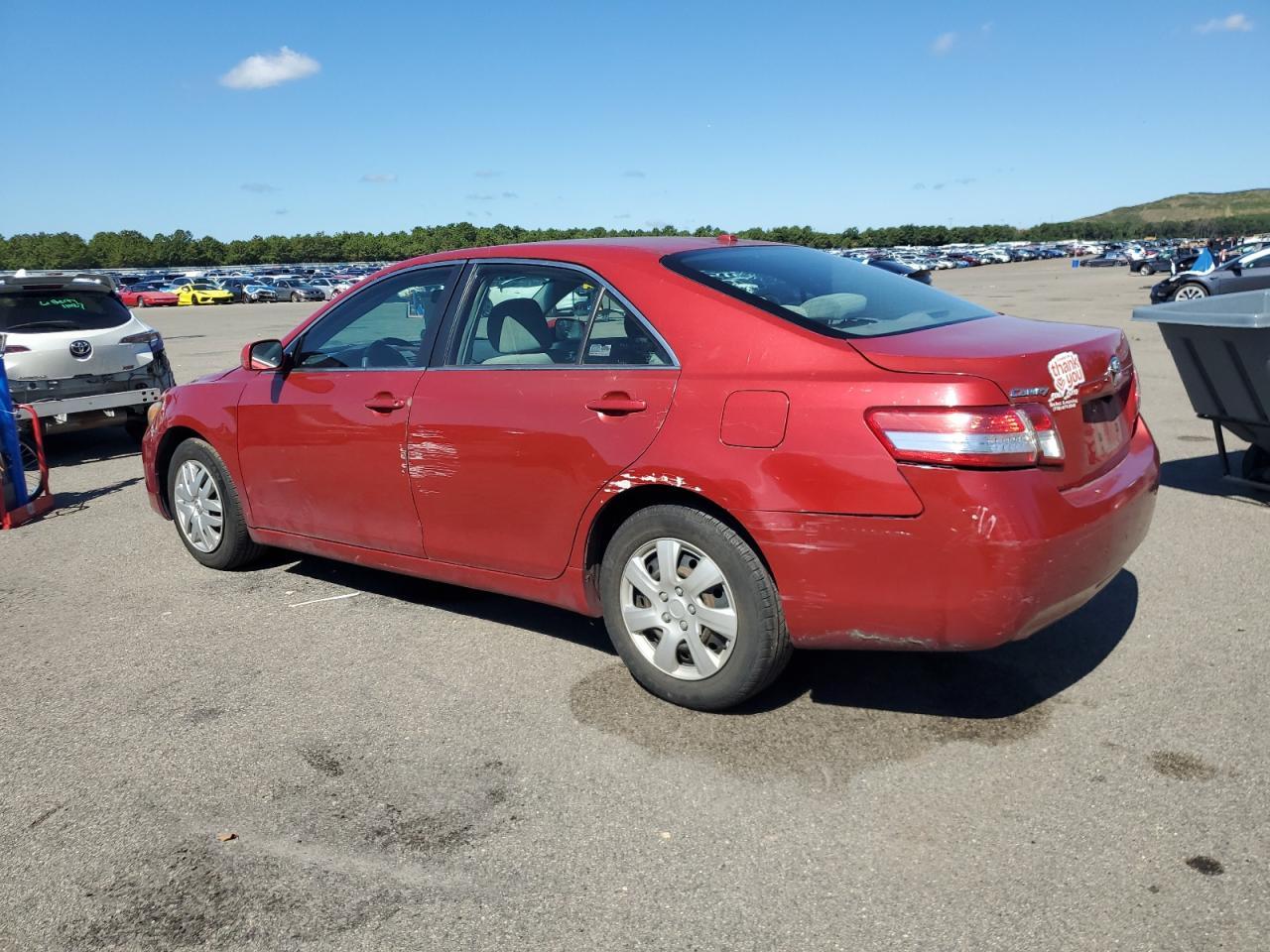 2010 Toyota Camry Base - Фото 2