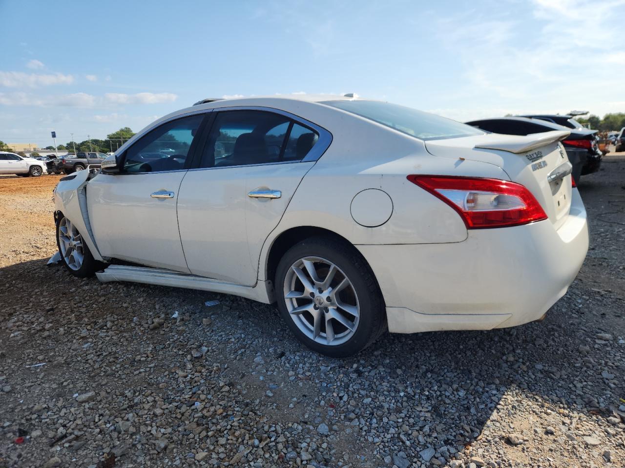 2011 Nissan Maxima S - Фото 2