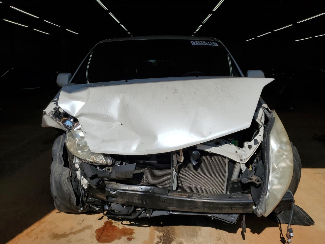 2010 Toyota Sienna Xle - Фото 5
