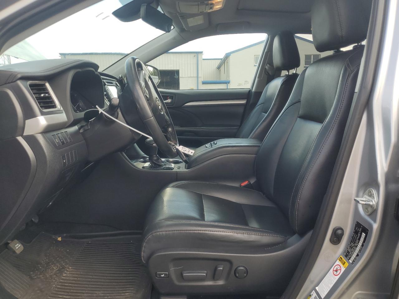 2019 Toyota Highlander Se - Image 7