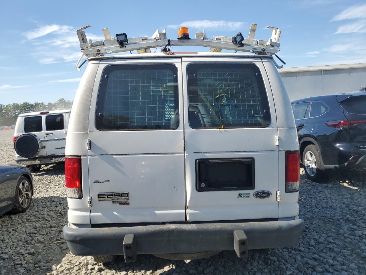 2013 Ford Econoline E250 Van - Фото 6