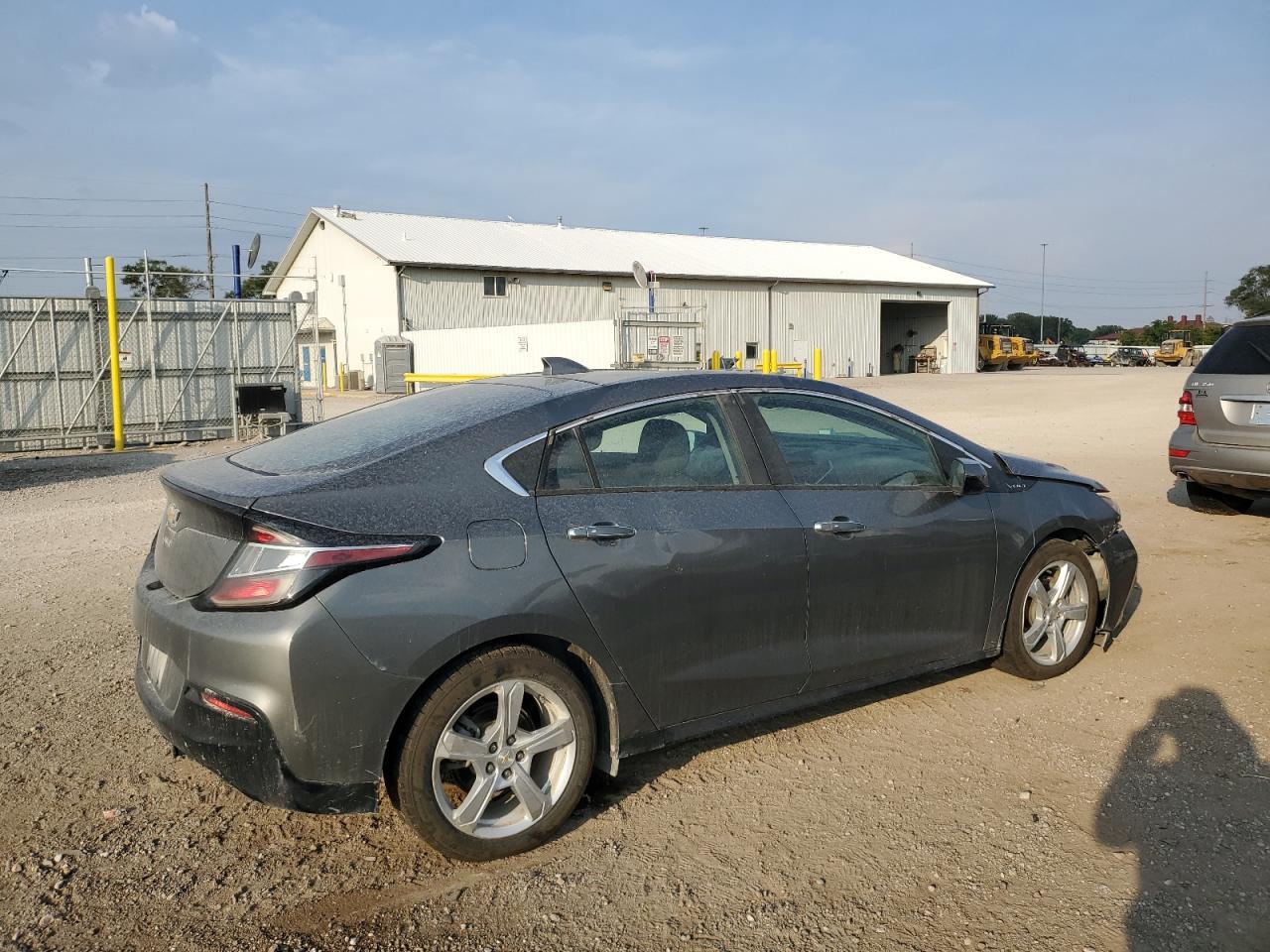 2017 Chevrolet Volt Lt - Image 3