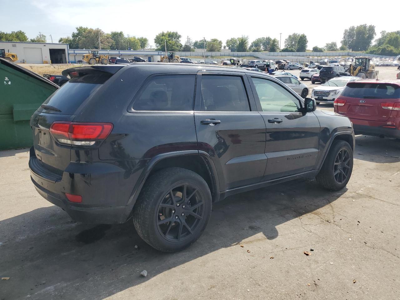 2018 Jeep Grand Cherokee Laredo - Фото 3