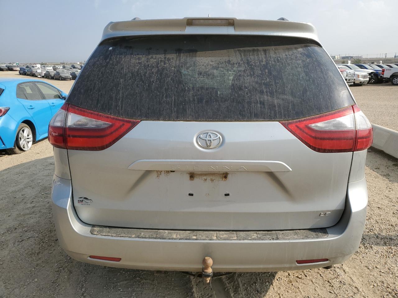 2020 Toyota Sienna Le - Image 6