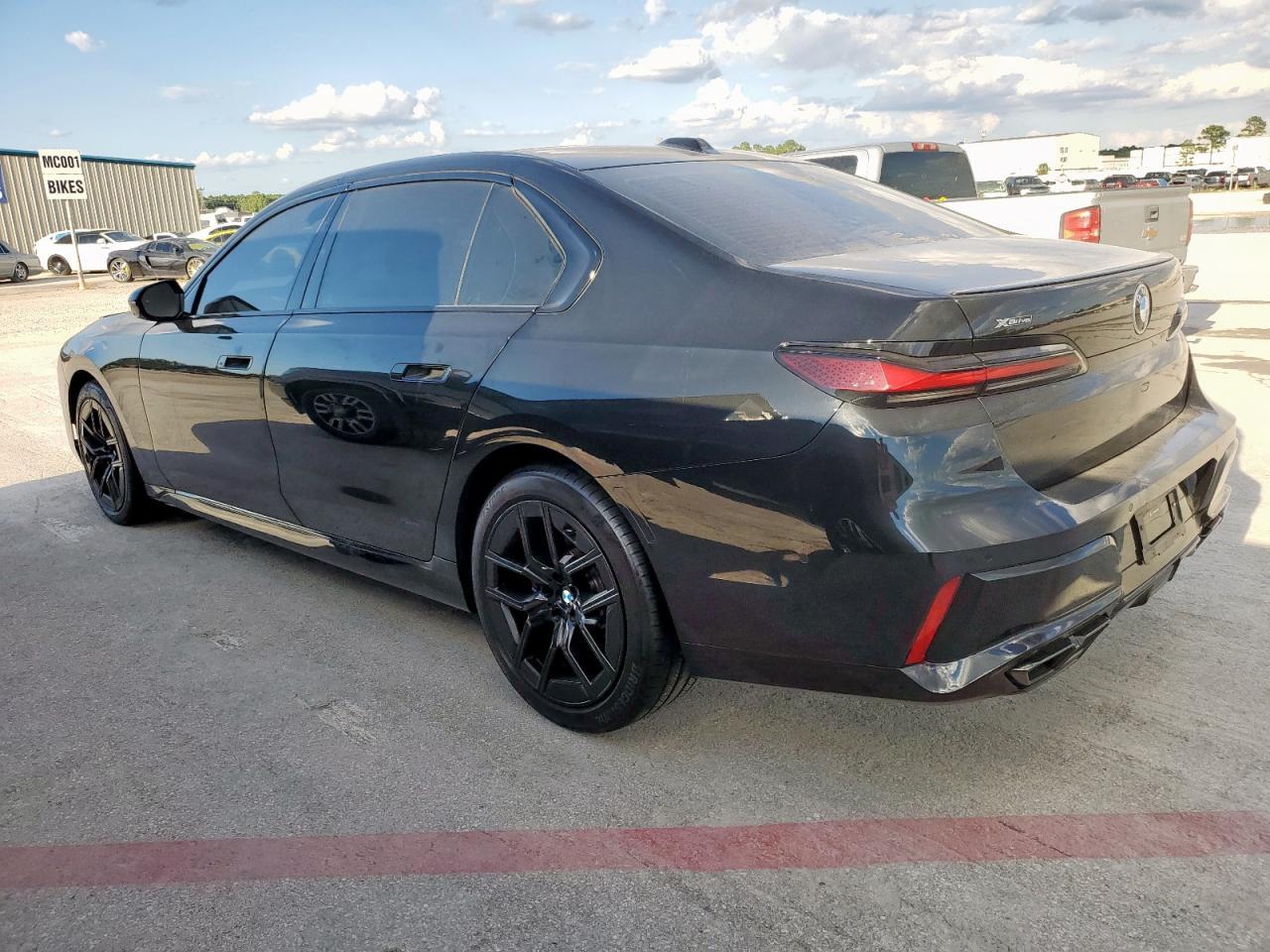 2024 BMW 760 Xi - Фото 2