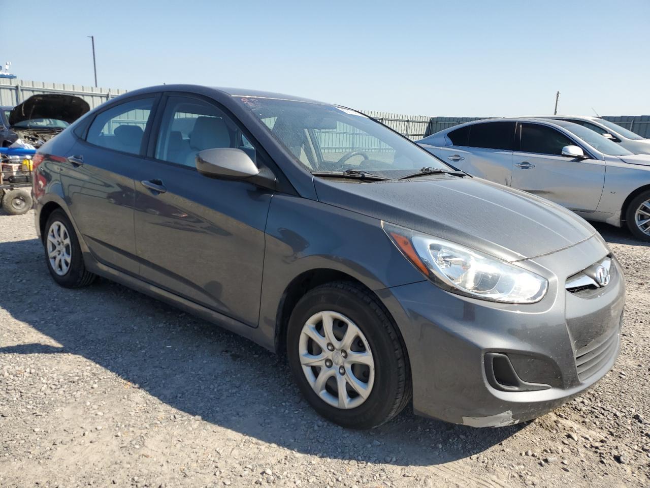 2013 Hyundai Accent Gls - Фото 4