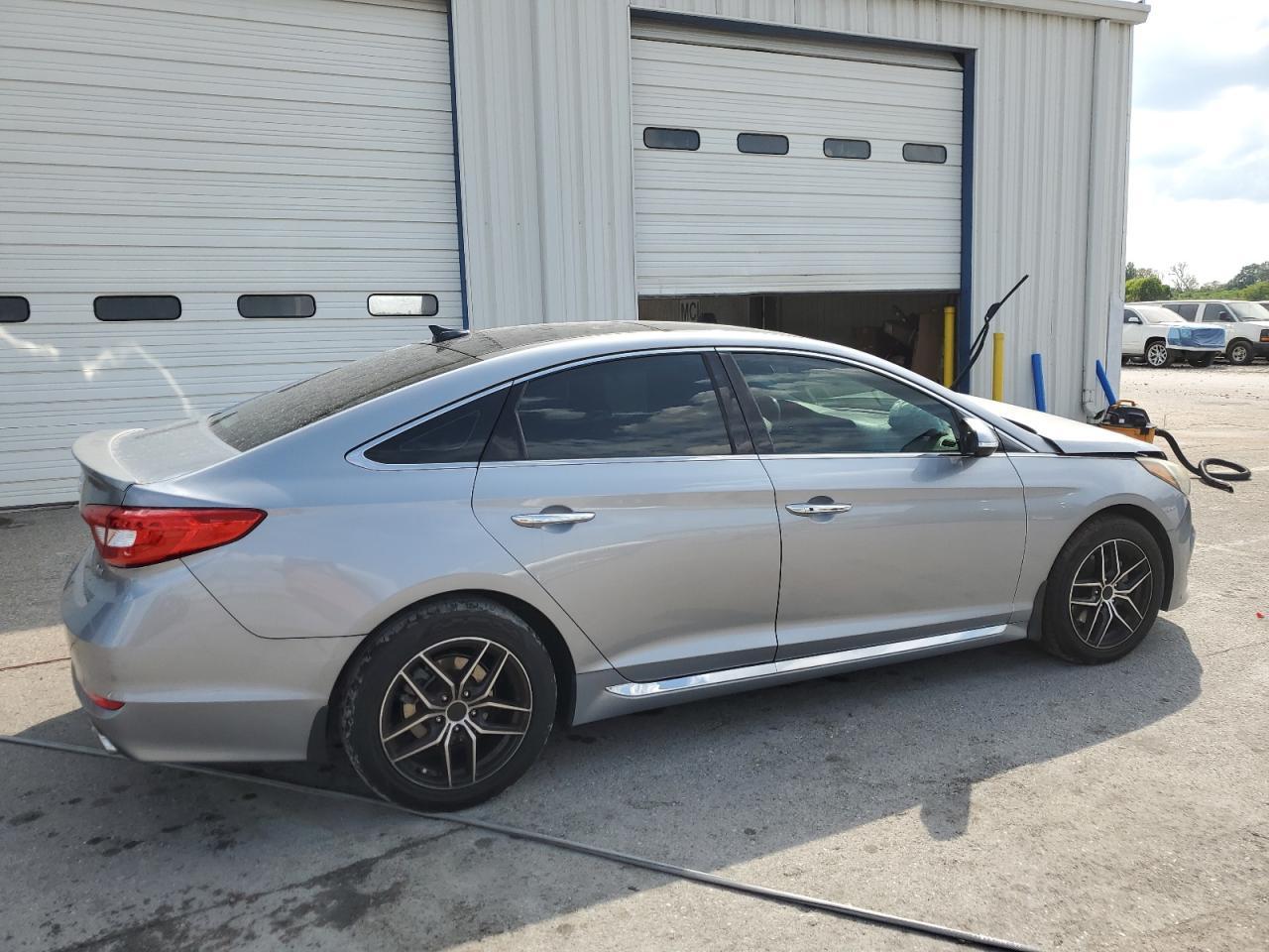 2016 Hyundai Sonata Sport - Image 3