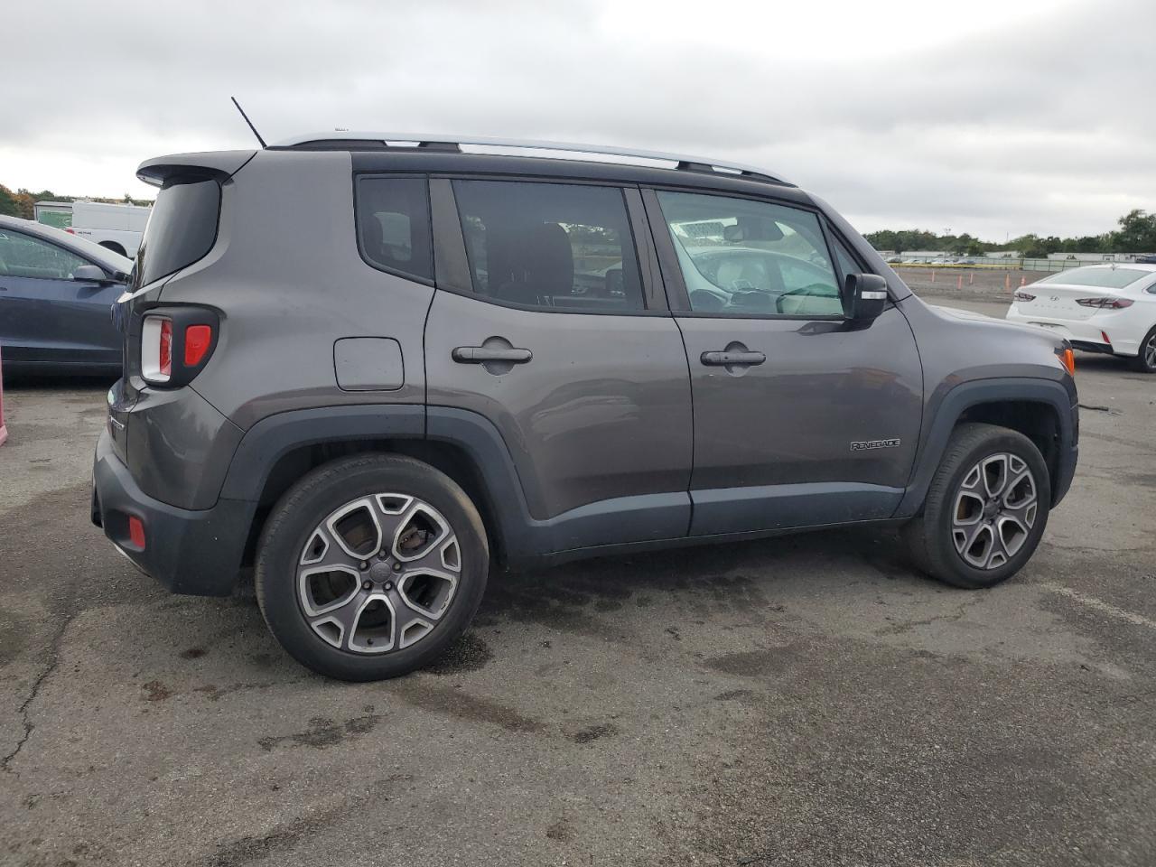 2016 Jeep Renegade Limited - Фото 3