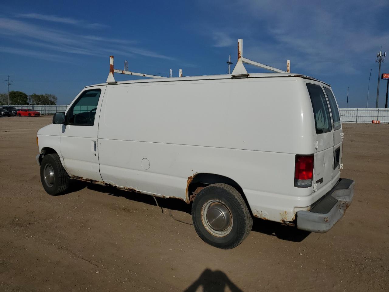 1999 Ford Econoline E250 Van - Фото 2