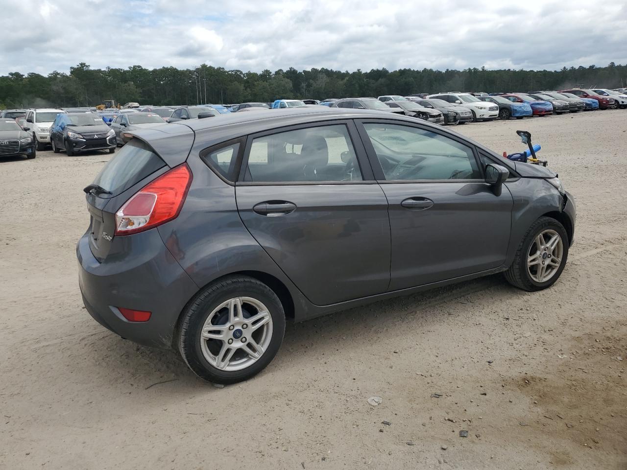 2019 Ford Fiesta Se - Image 3