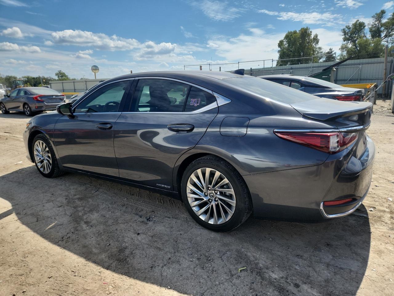 2022 Lexus Es 300H Base - Image 2