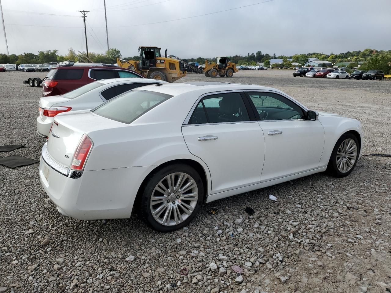 2012 Chrysler 300 Limited - Фото 3
