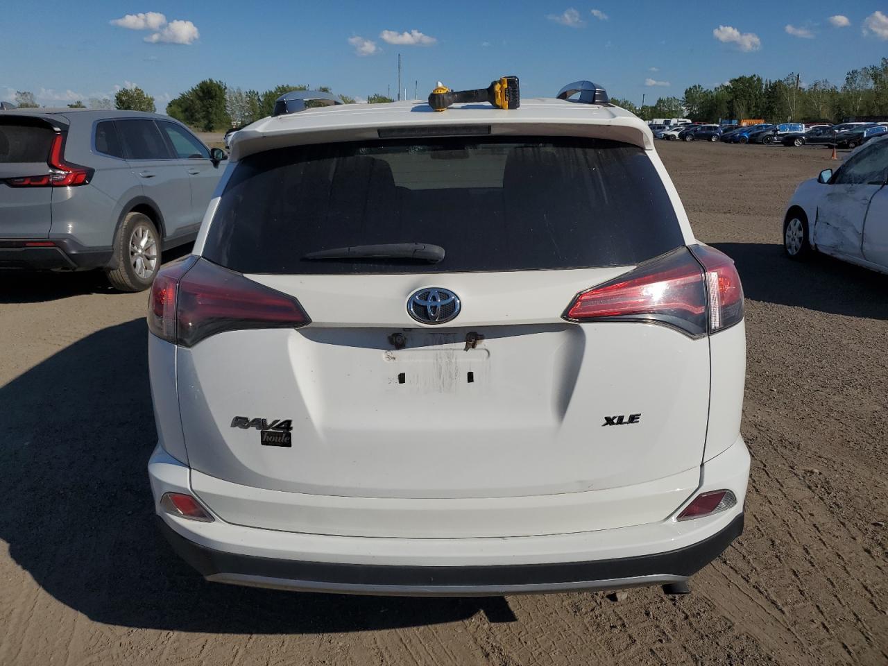 2017 Toyota Rav4 Xle - Image 6
