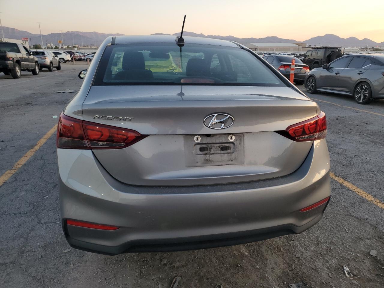 2021 Hyundai Accent Se - Фото 6