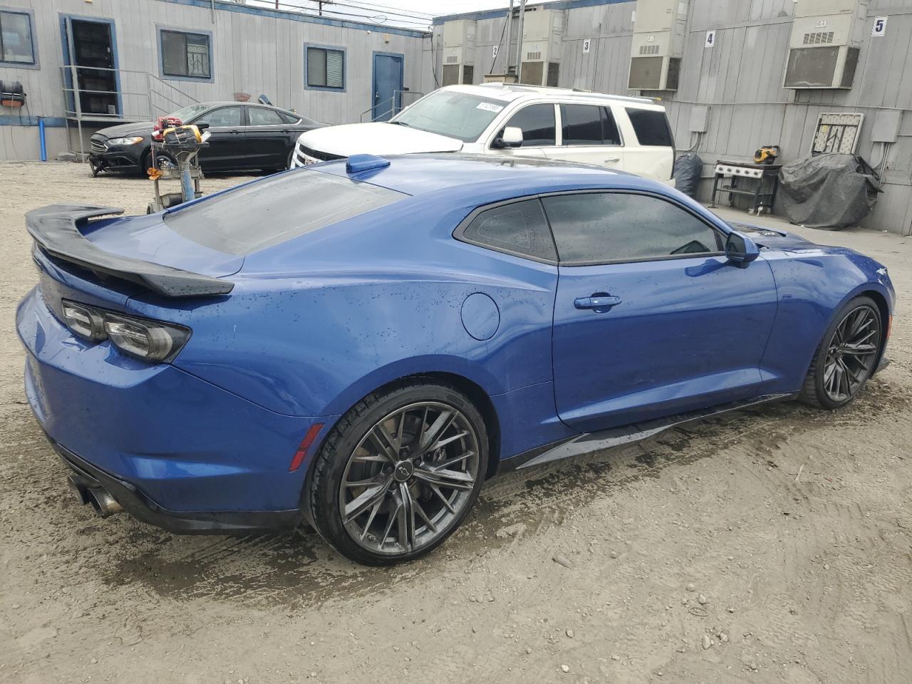 2023 Chevrolet Camaro Zl1 - Фото 3