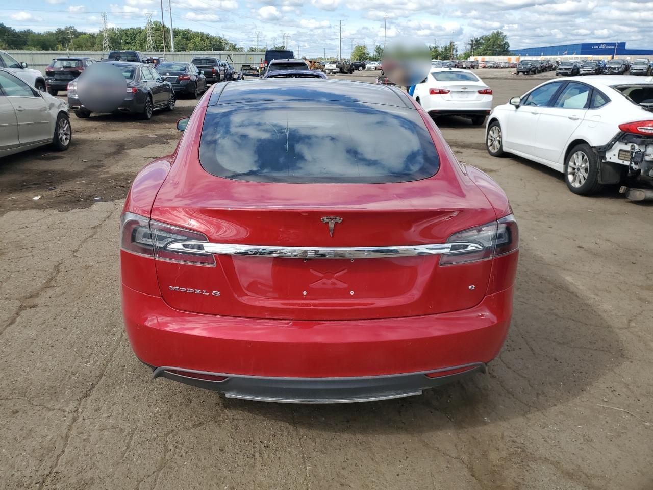 2015 Tesla Model S - Фото 6