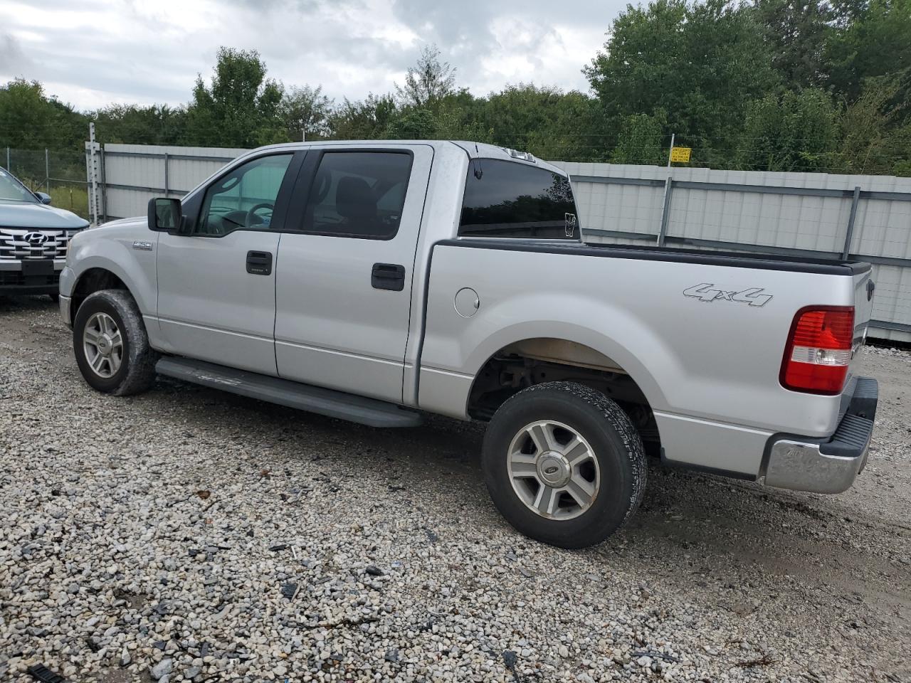 2005 Ford F150 Supercrew - Image 2
