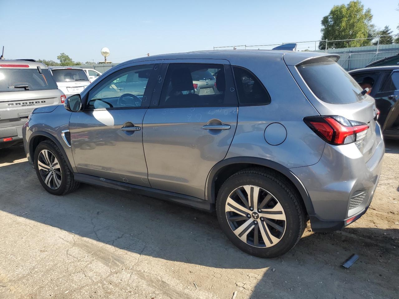 2021 Mitsubishi Outlander Sport Es - Фото 2