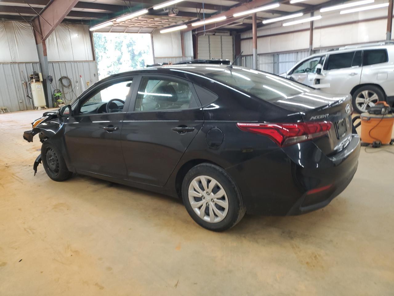 2022 Hyundai Accent Se - Фото 2