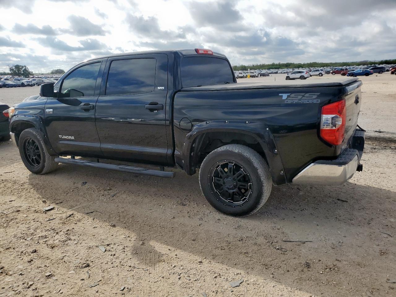 2014 Toyota Tundra Crewmax Sr5 - Image 2