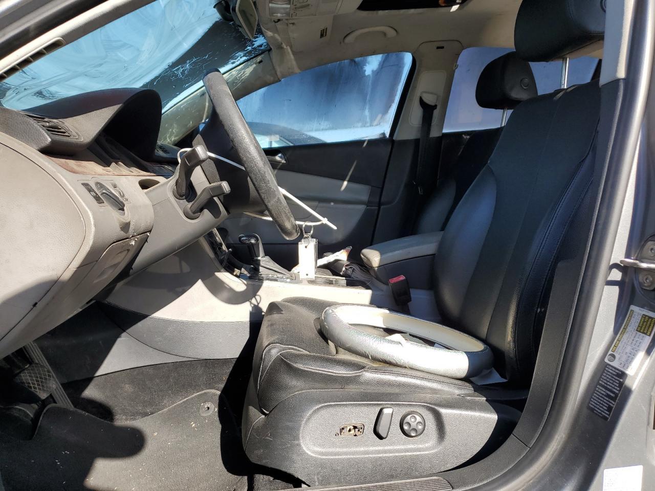 2006 Volkswagen Passat 2.0T - Image 7