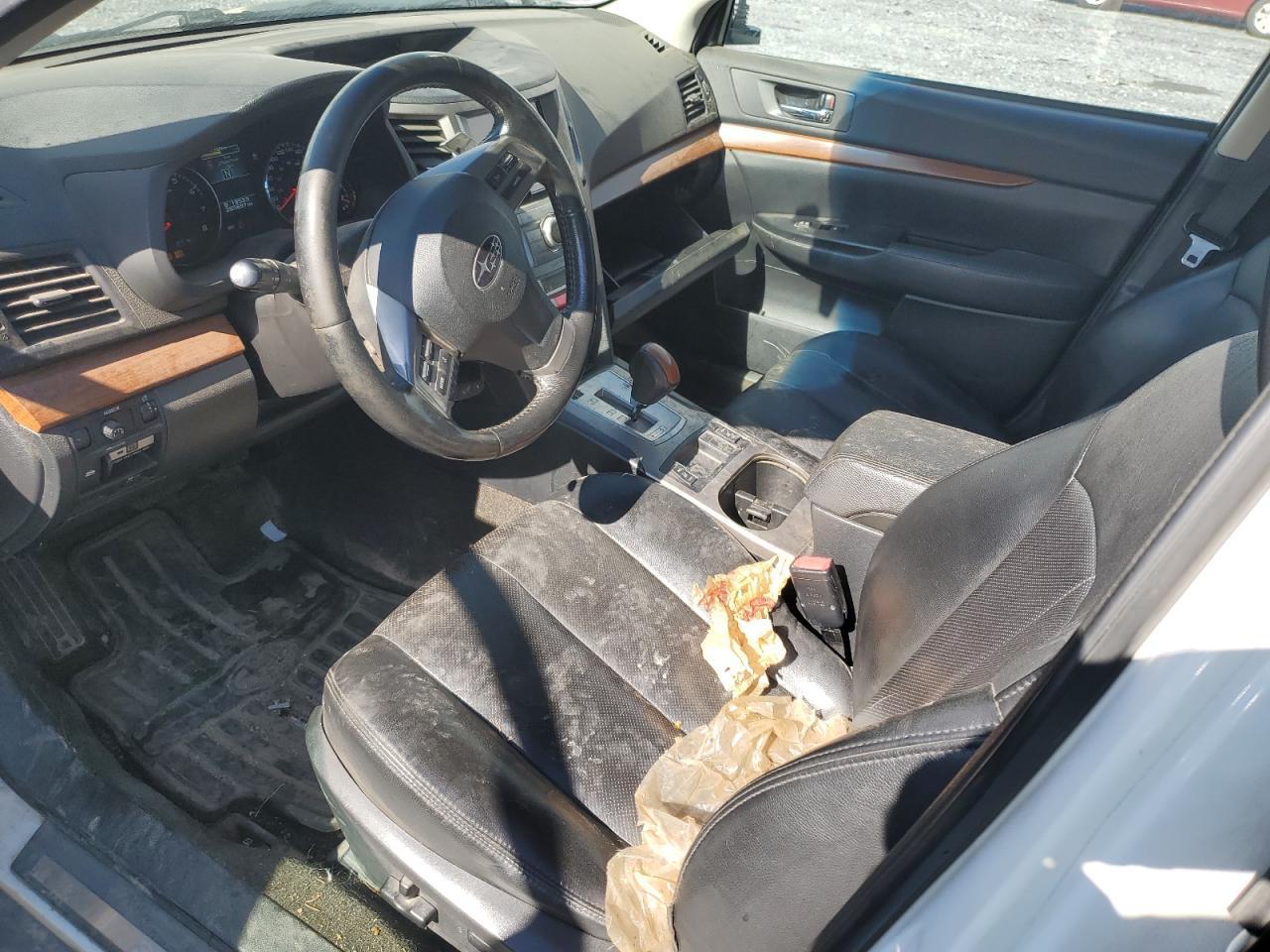 2013 Subaru Outback 3.6R Limited - Image 7