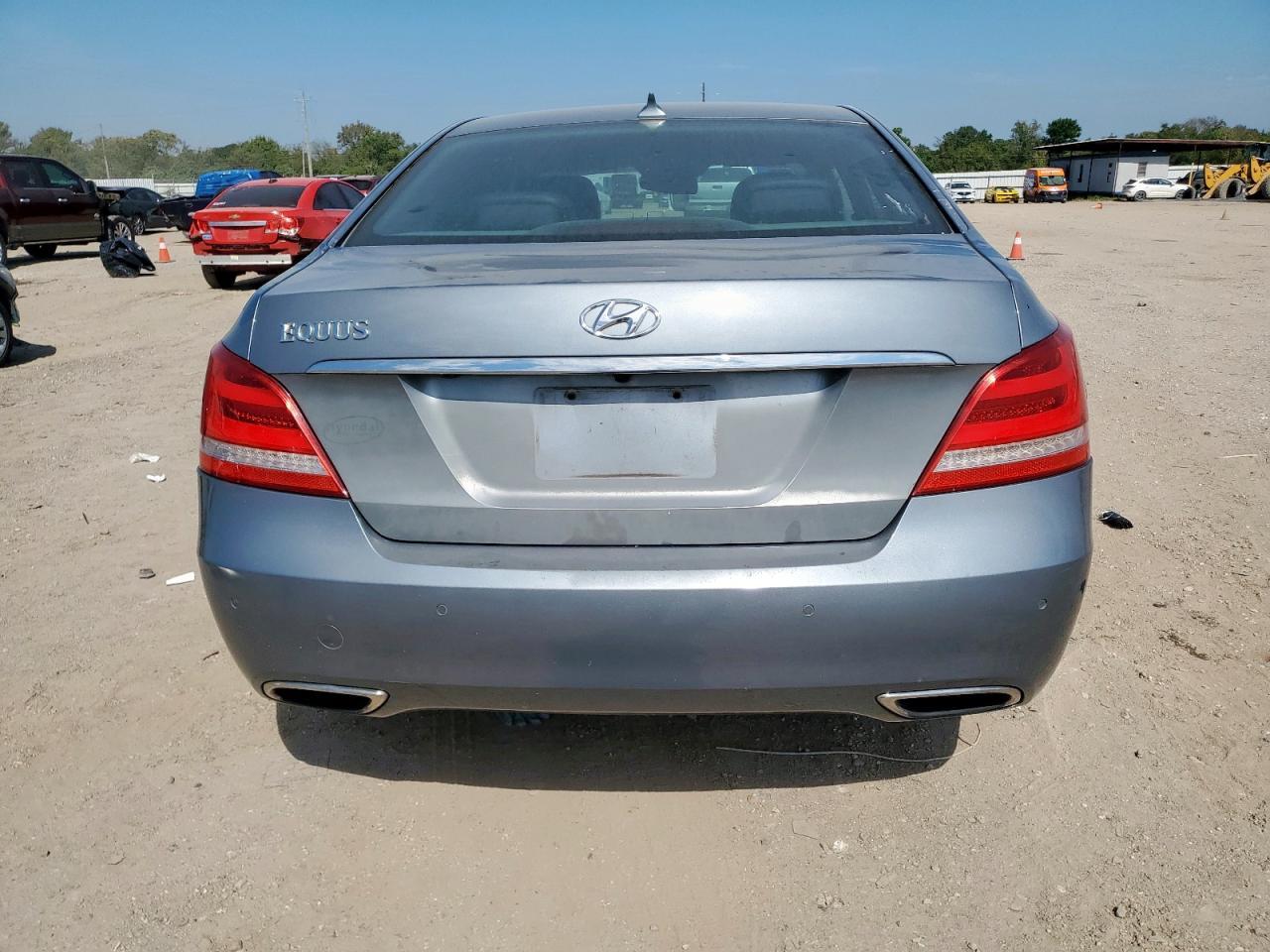 2016 Hyundai Equus Signature - Image 6