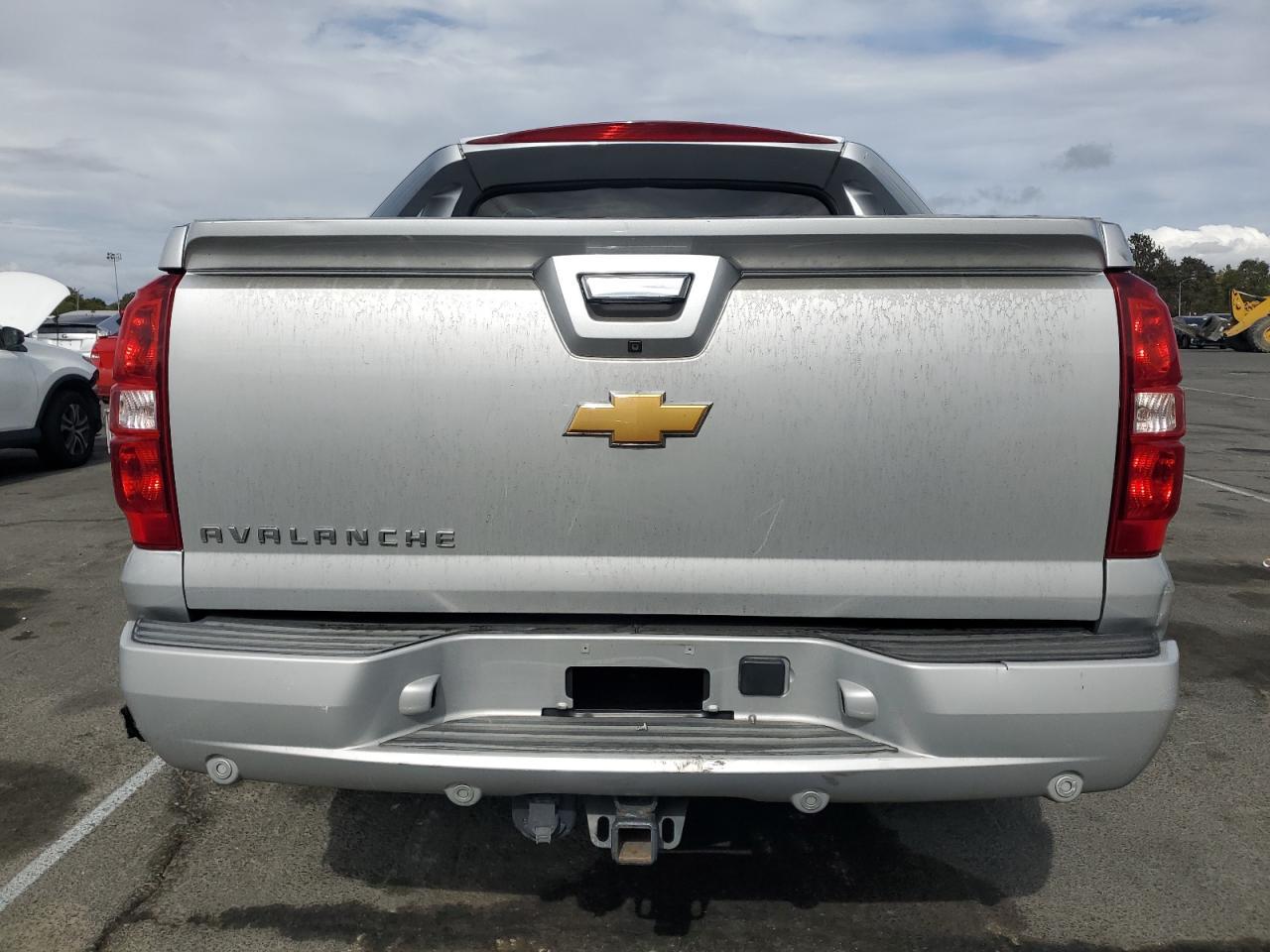 2013 Chevrolet Avalanche Ls - Фото 6