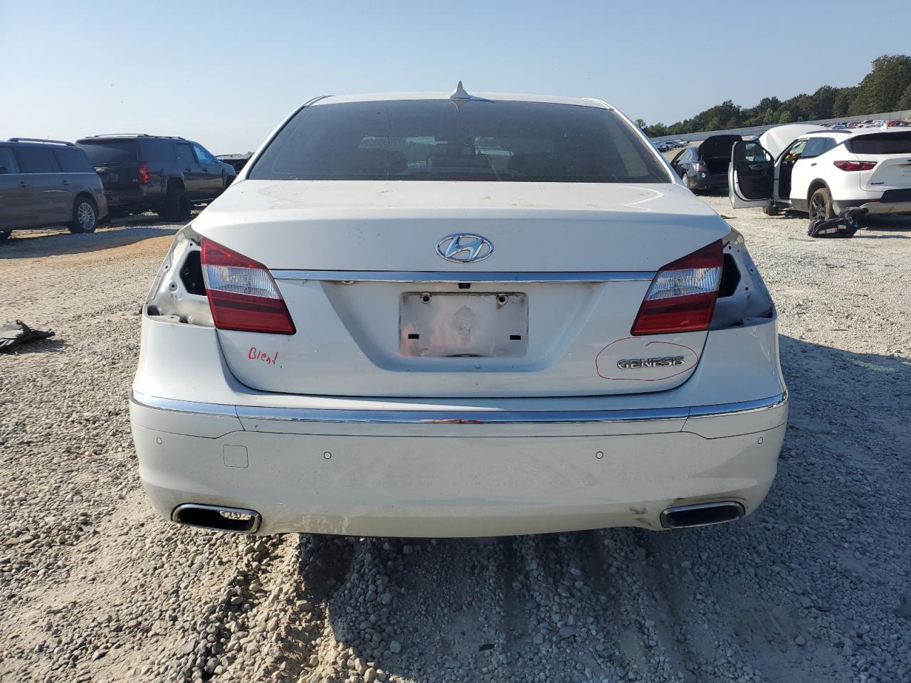 2013 Hyundai Genesis 3.8L - Image 6