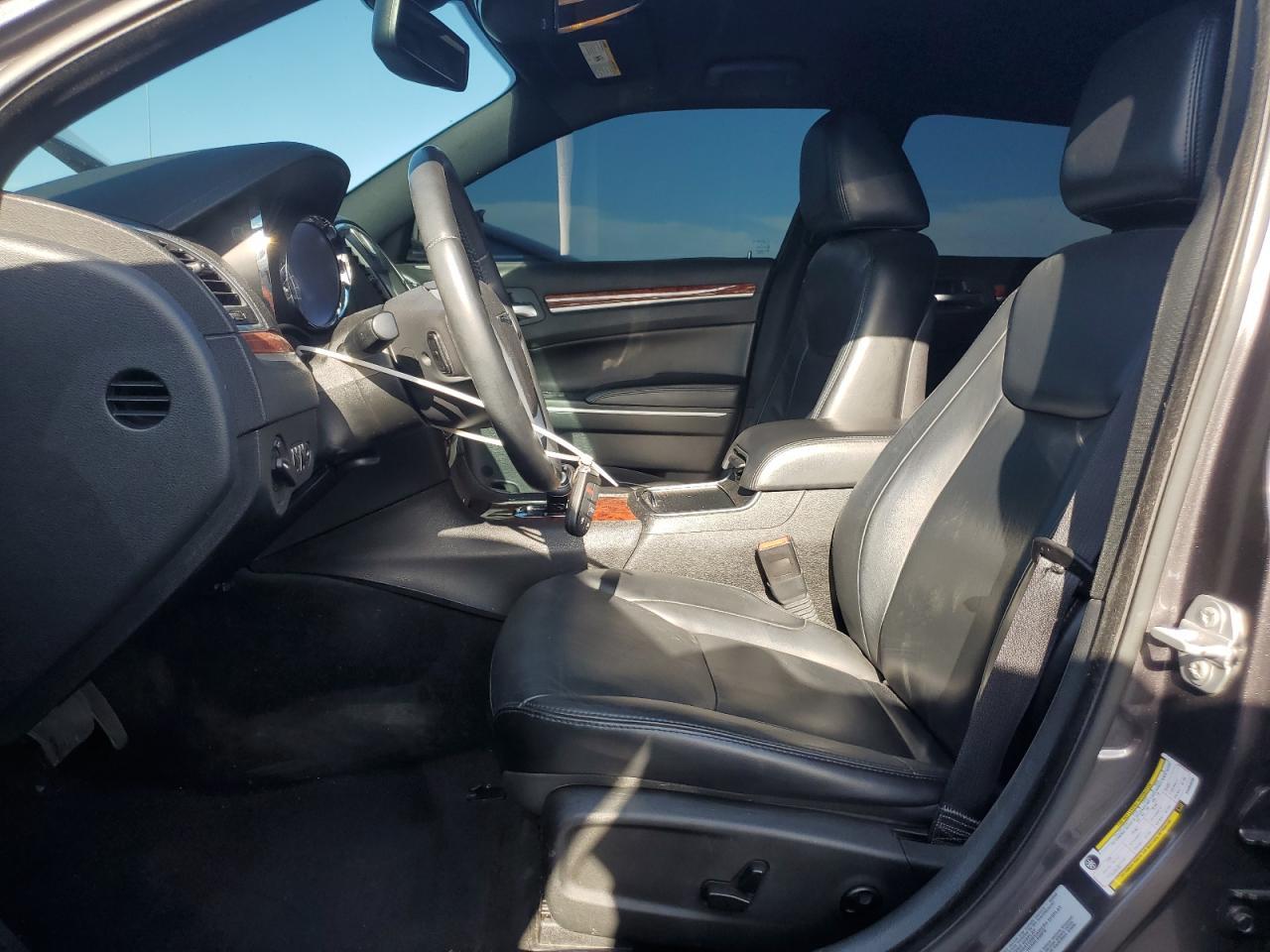 2014 Chrysler 300 - Фото 7