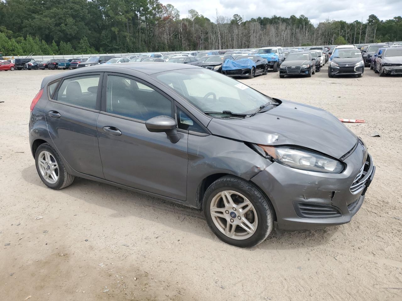 2019 Ford Fiesta Se - Image 4