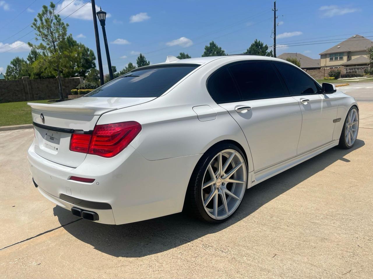 2010 BMW 750 Li - Фото 4