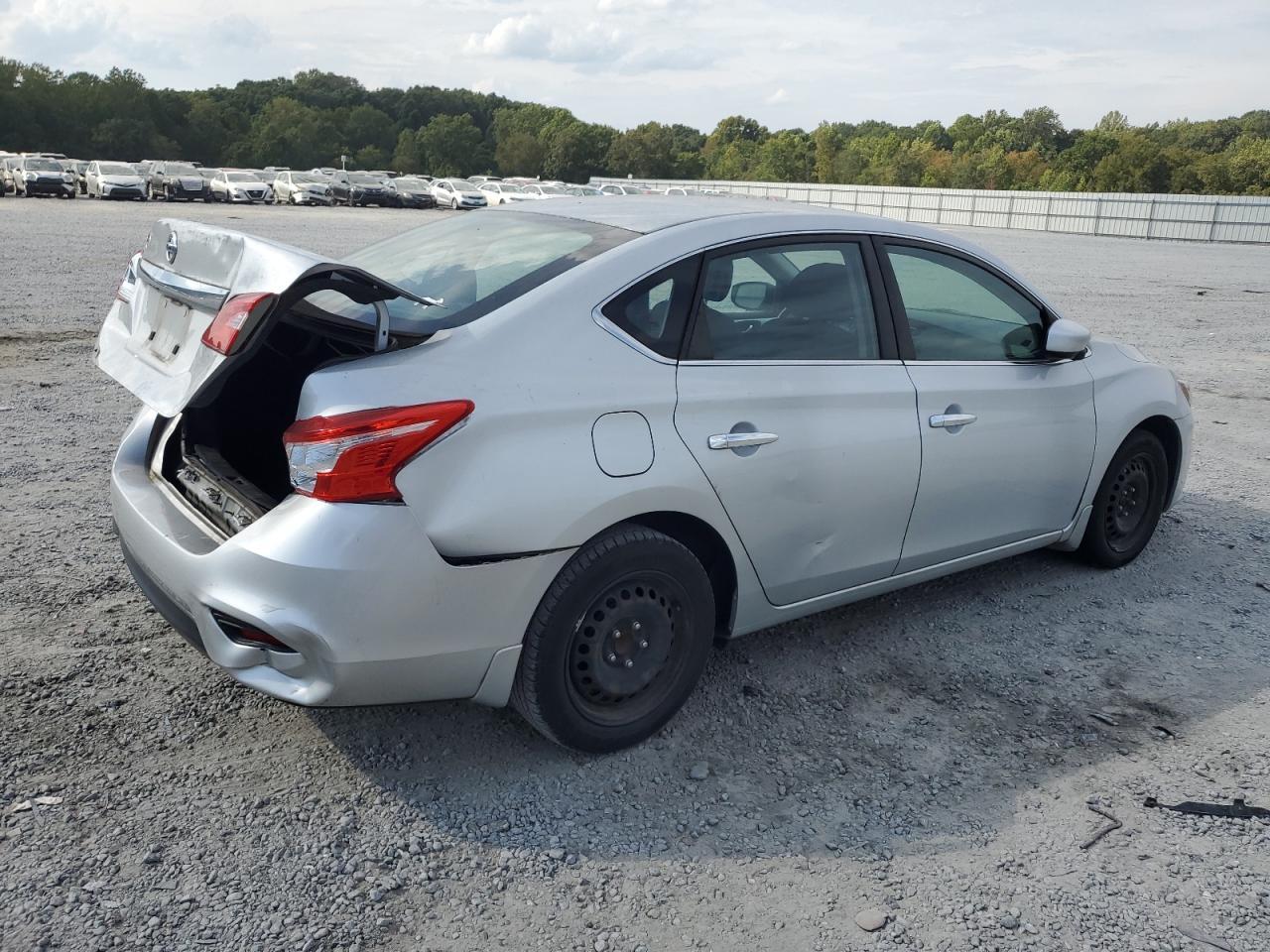 2019 Nissan Sentra S - Фото 3