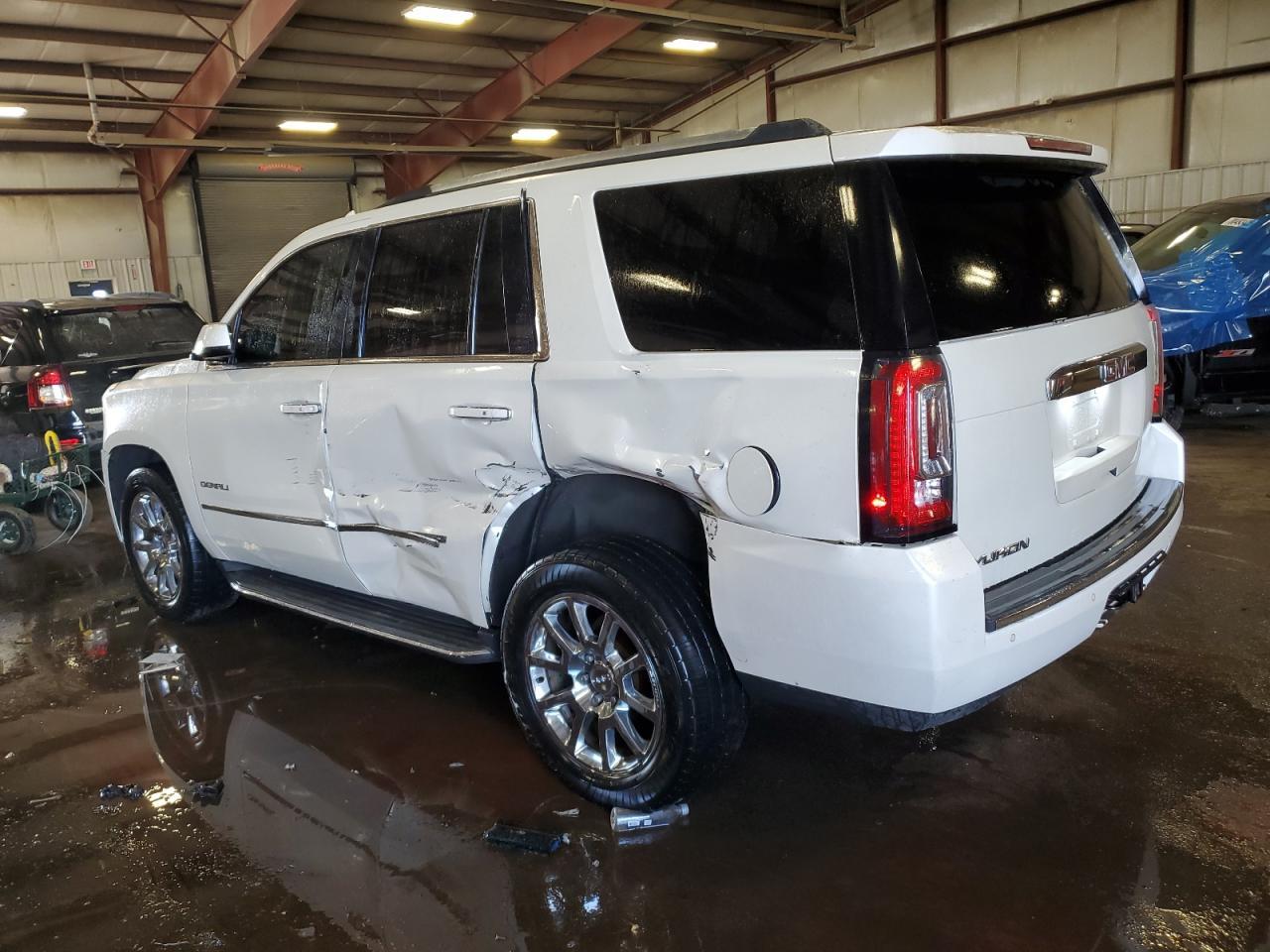 2015 GMC Yukon Denali - Фото 2