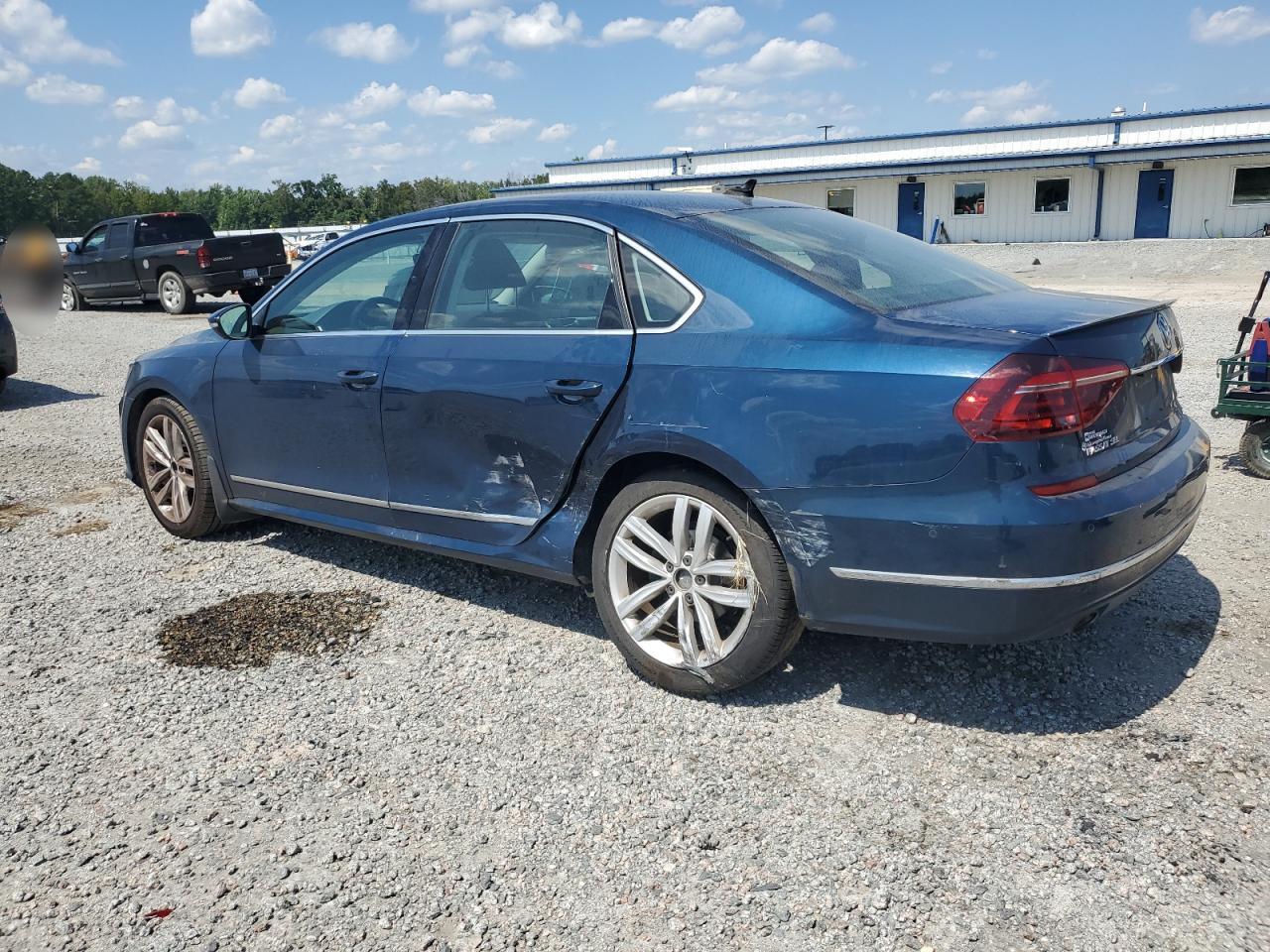 2018 Volkswagen Passat Sel Premium - Image 2