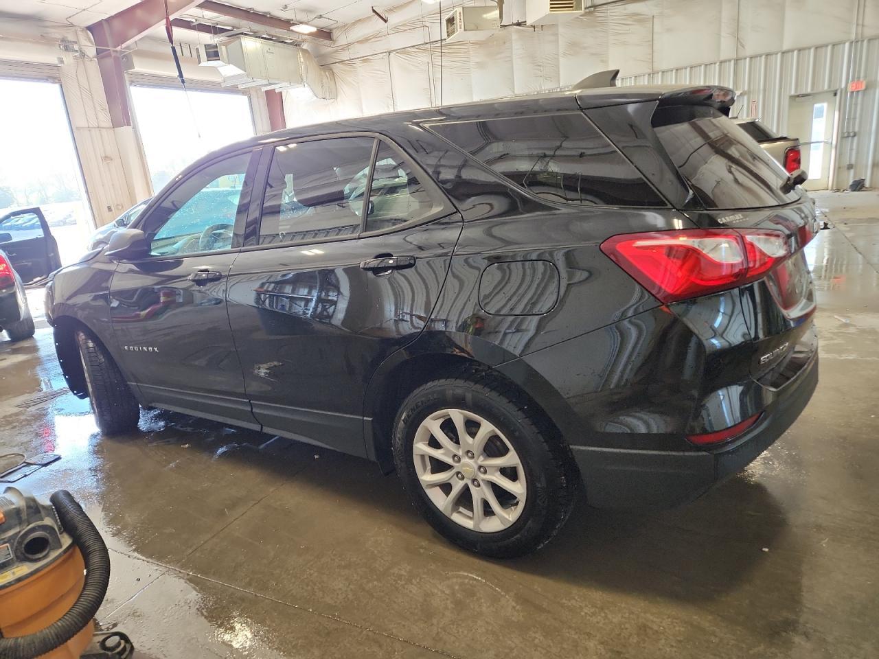 2019 Chevrolet Equinox Ls - Image 2
