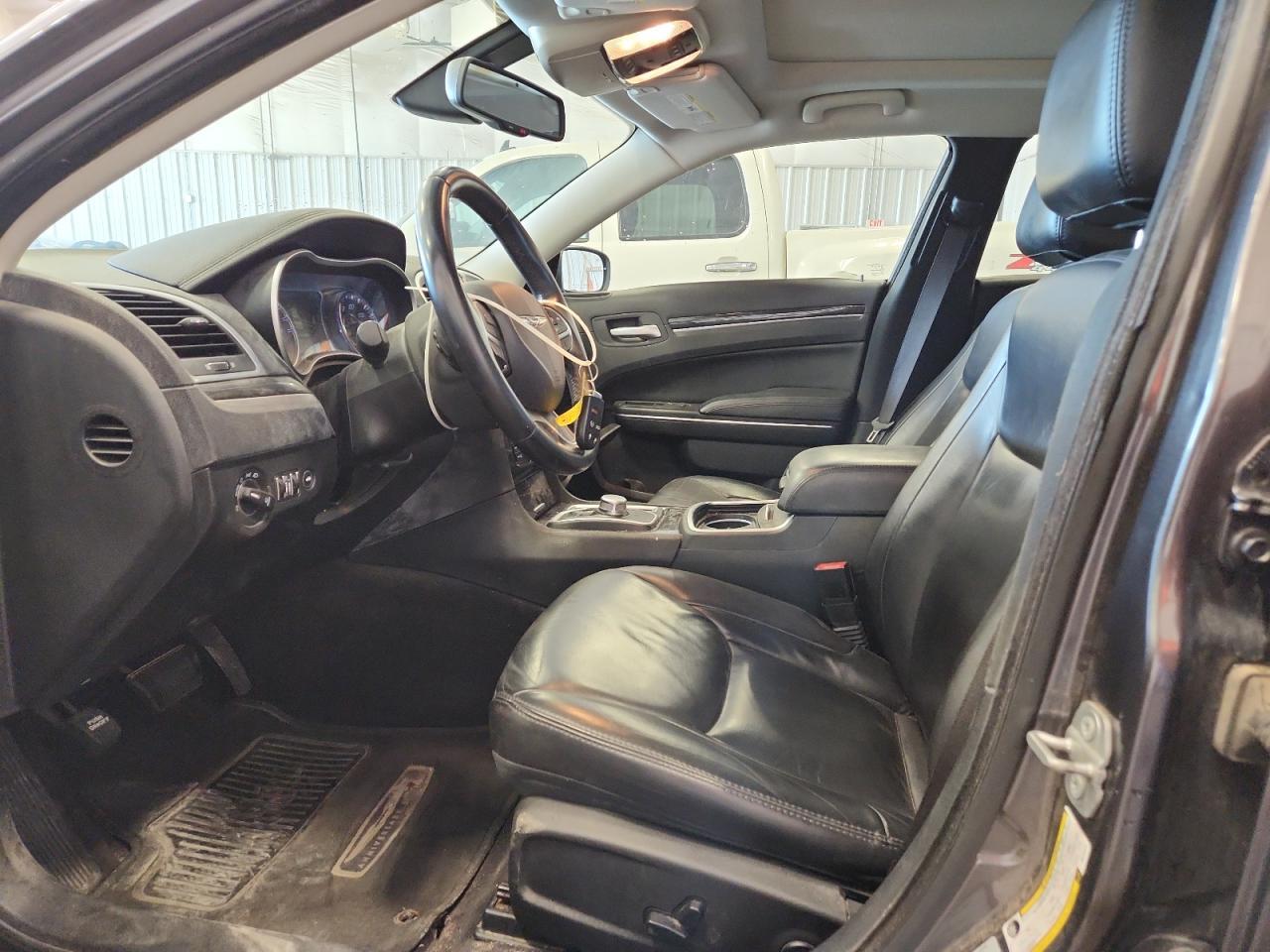 2016 Chrysler 300 Limited - Фото 7