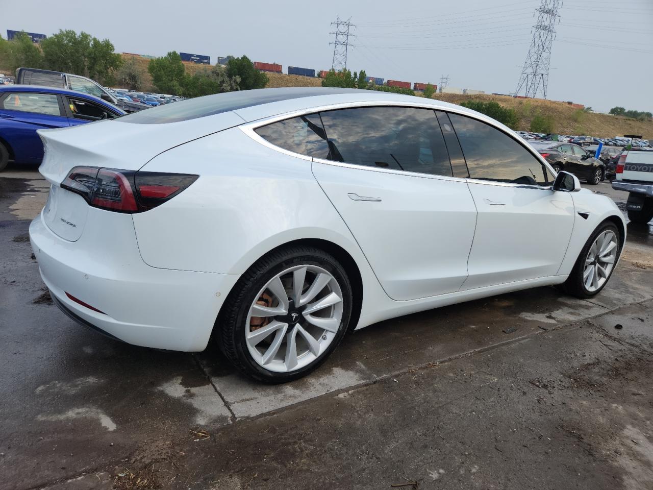 2018 Tesla Model 3 - Фото 3