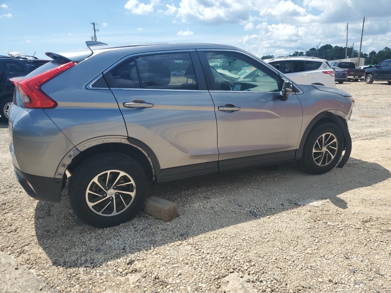 2020 Mitsubishi Eclipse Cross Es - Image 3