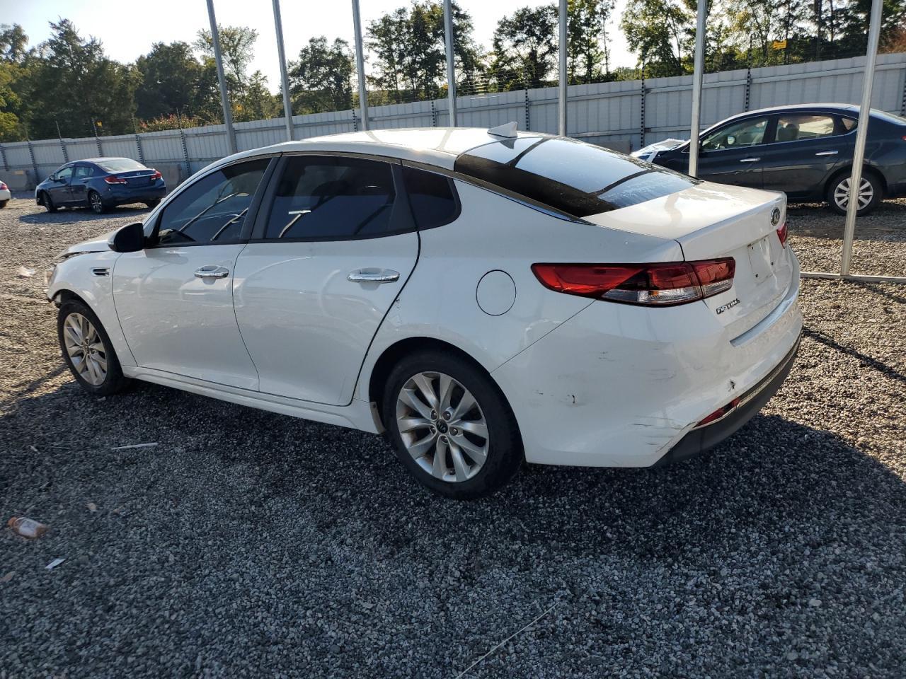 2017 Kia Optima Lx - Фото 2