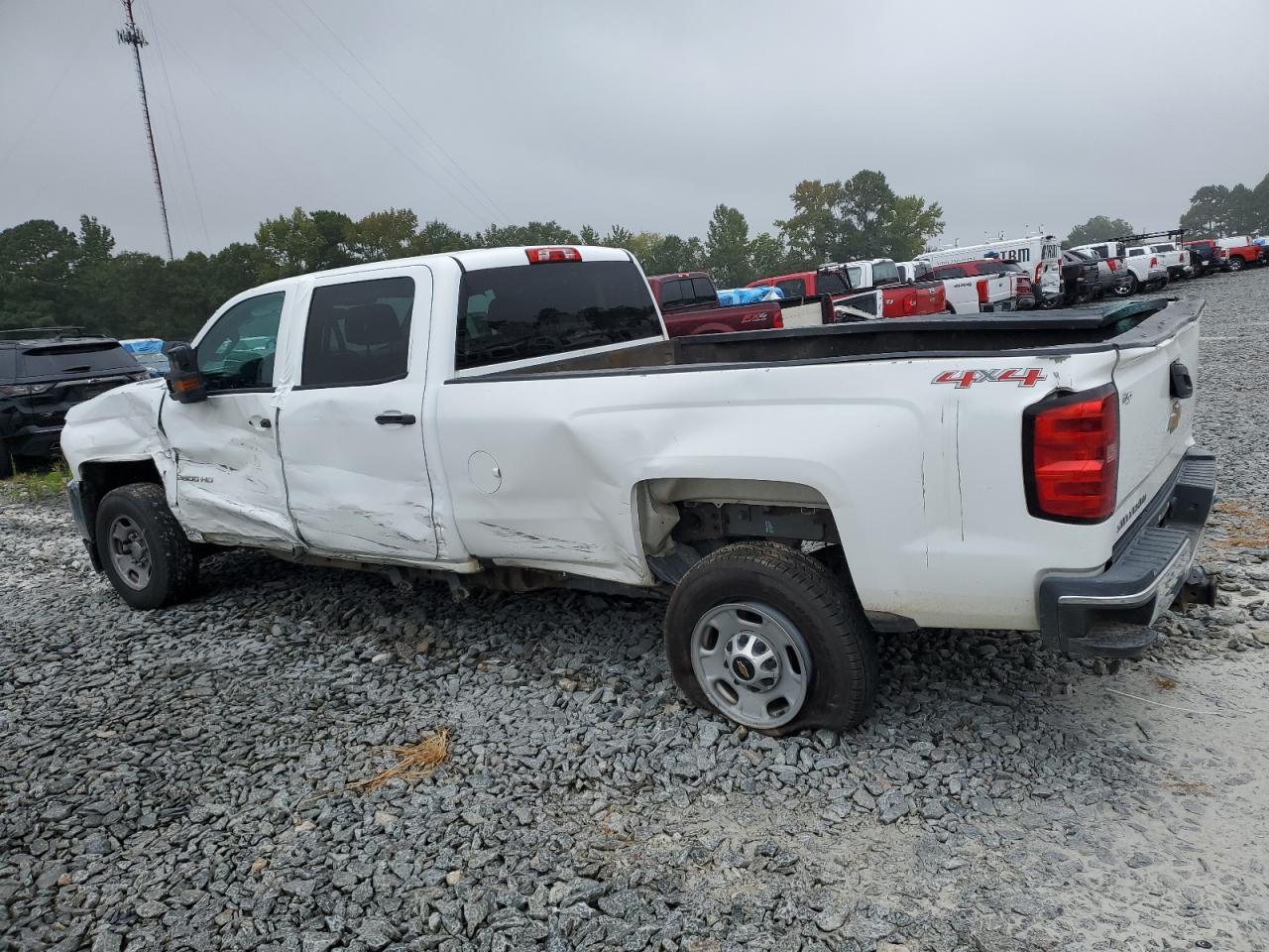 2016 Chevrolet Silverado K2500 Heavy Duty - Фото 2