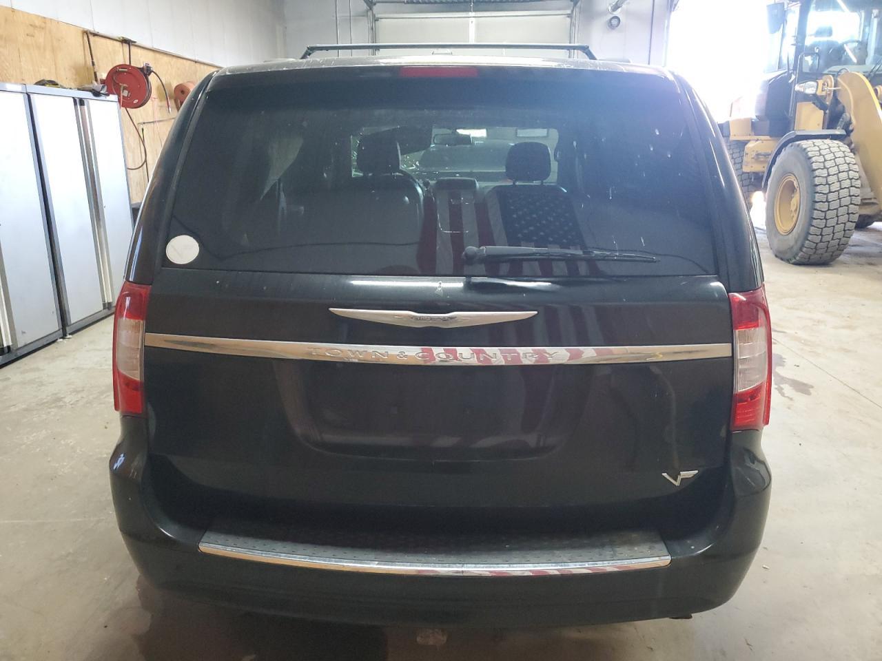 2013 Chrysler Town & Country Touring - Фото 6