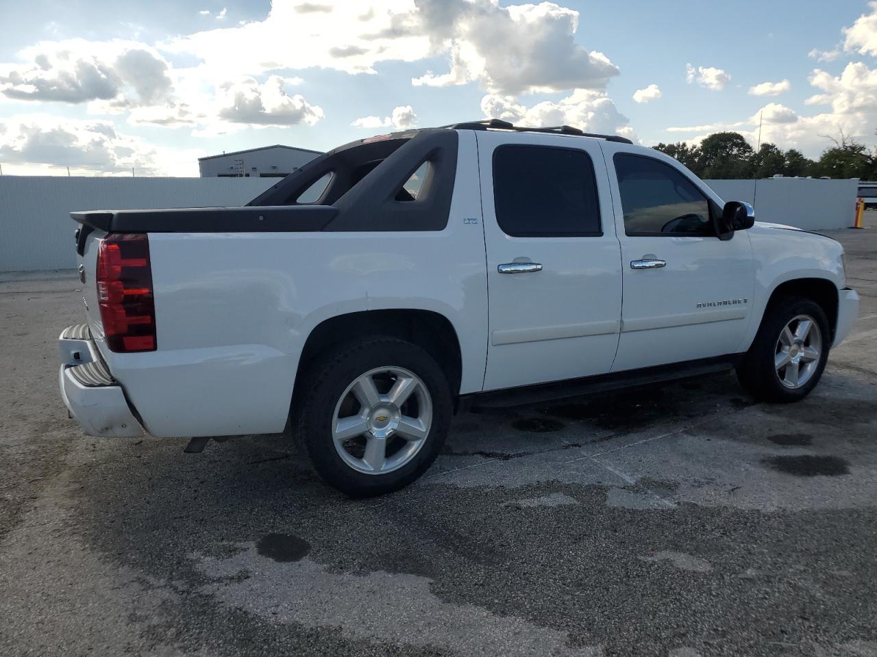 2007 Chevrolet Avalanche K1500 - Image 3