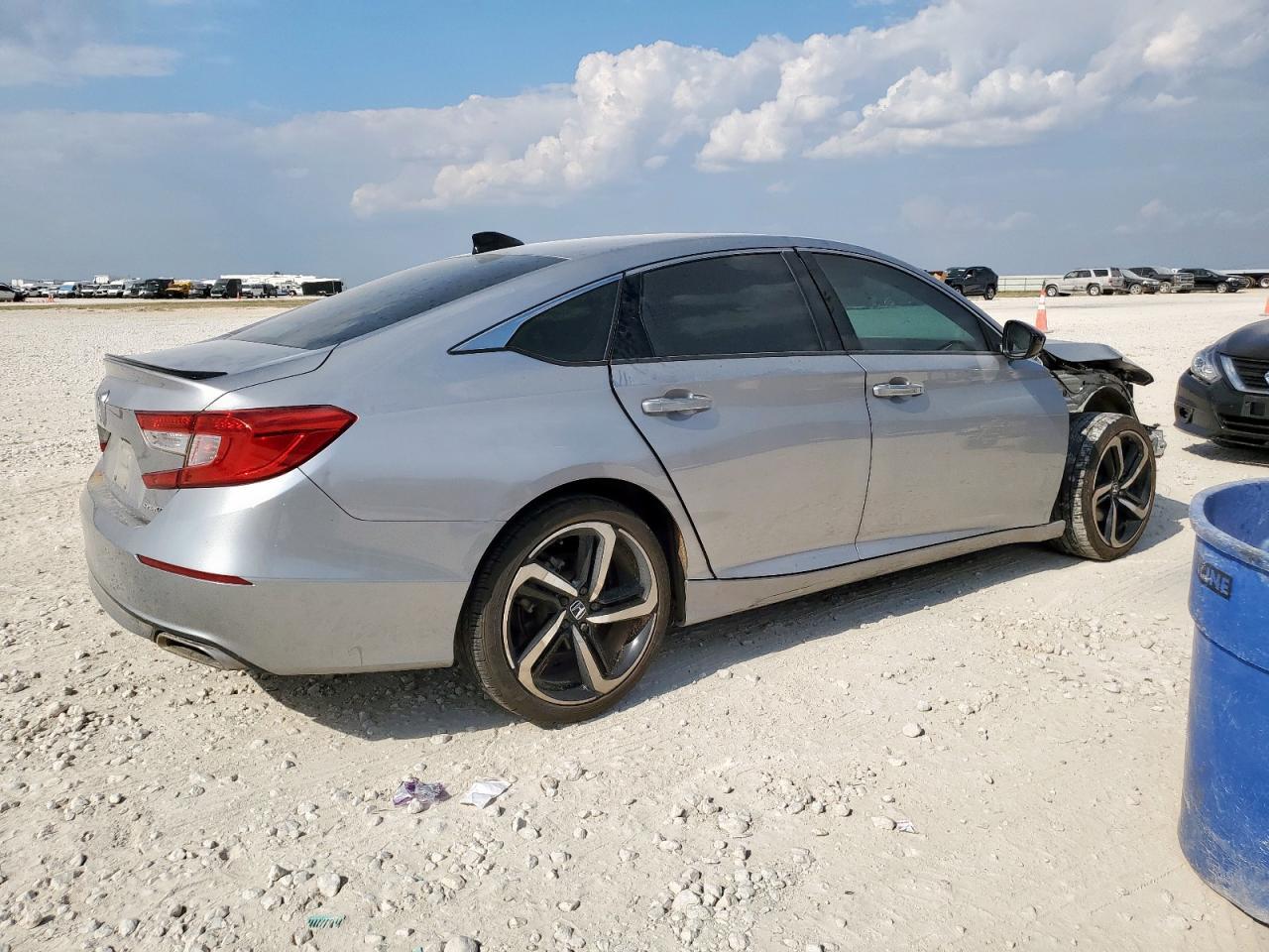 2022 Honda Accord Sport - Фото 3