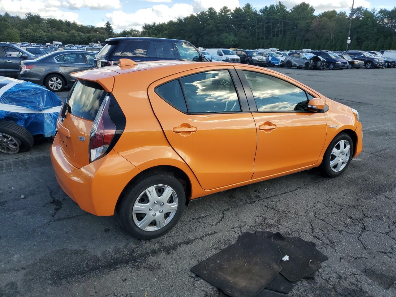 2016 Toyota Prius C - Фото 3