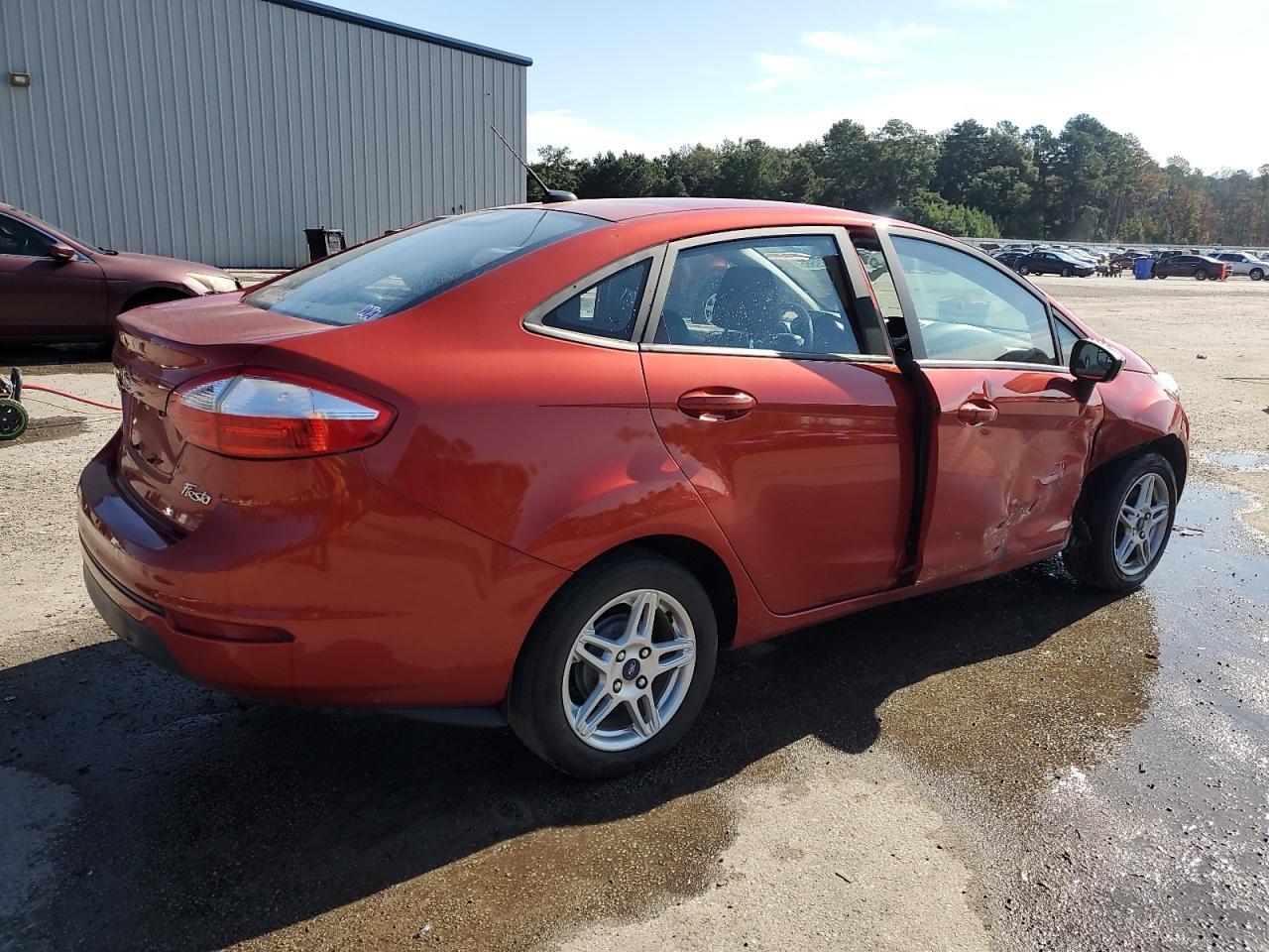 2019 Ford Fiesta Se - Image 3