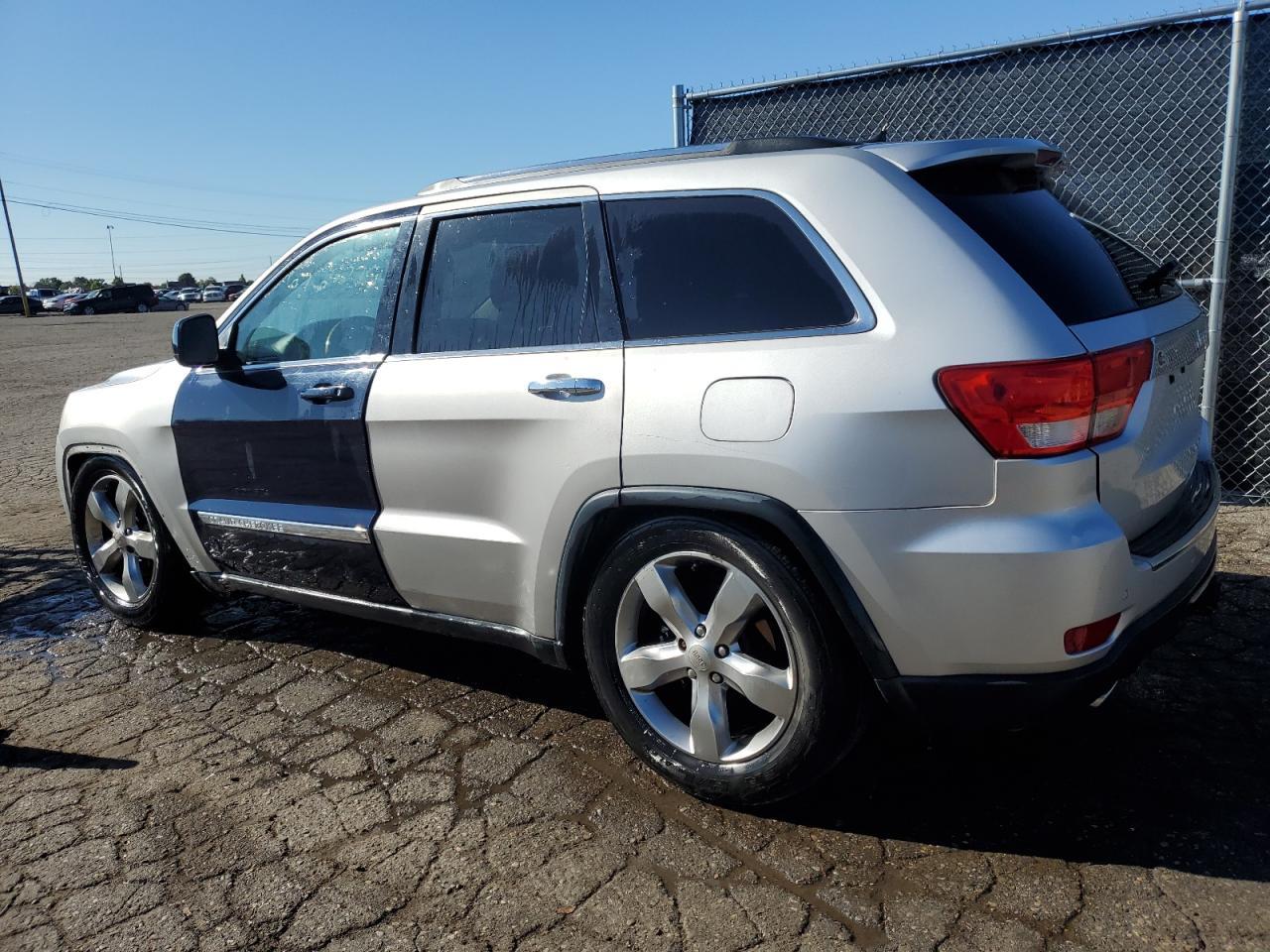 2013 Jeep Grand Cherokee Overland - Фото 2