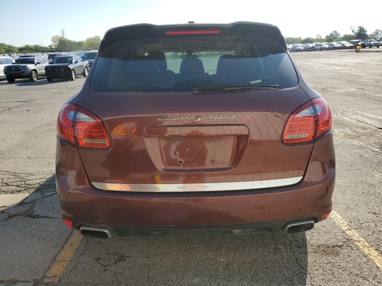 2012 Porsche Cayenne S Hybrid - Image 6
