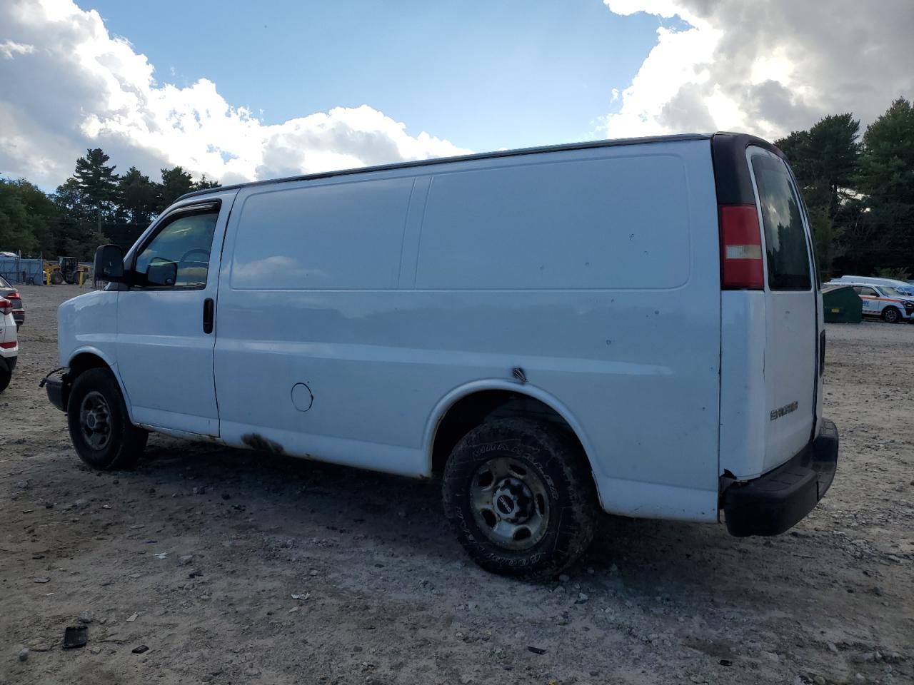 2007 GMC Savana G2500 - Фото 2