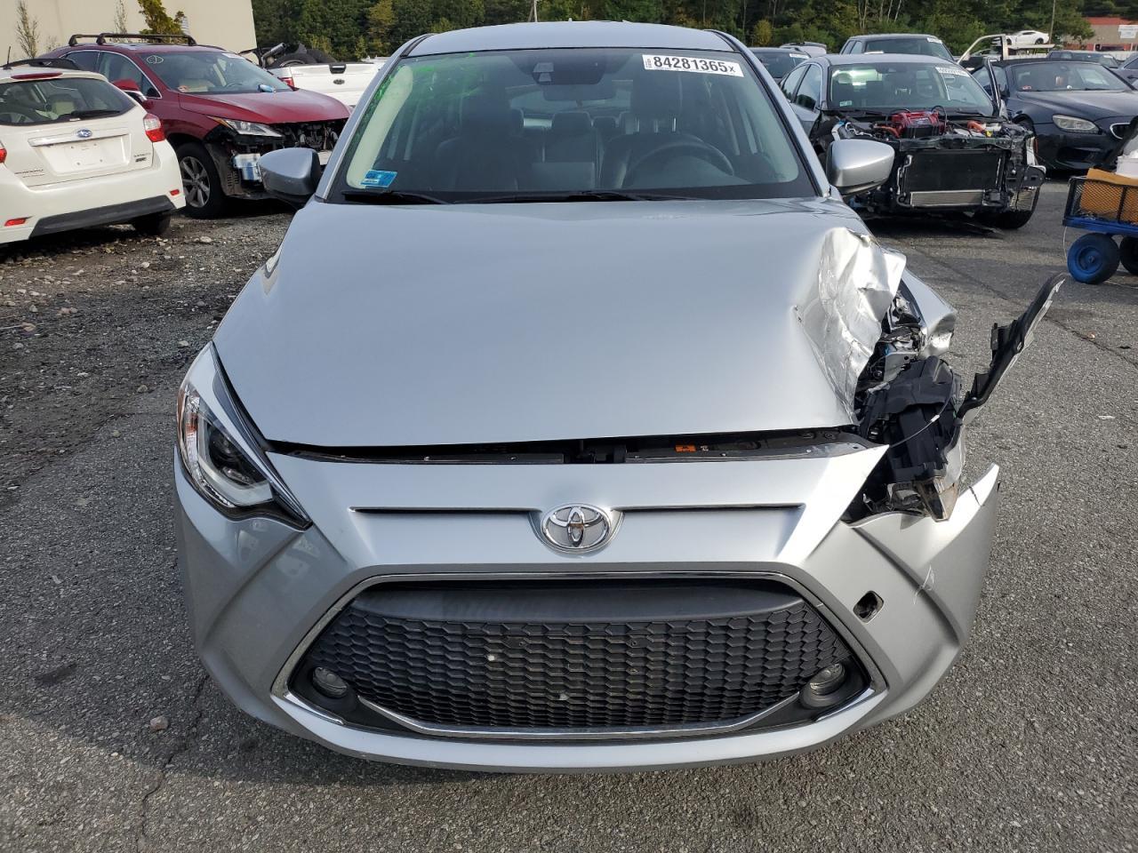 2020 Toyota Yaris Le - Фото 5